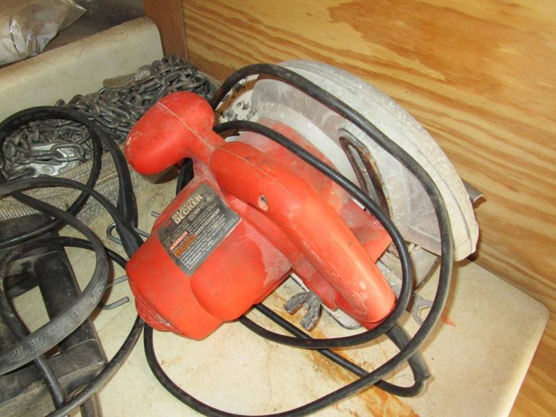 lot 107-1 image: Workbench  Contents