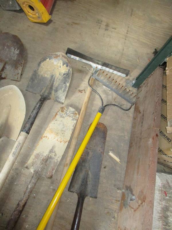 lot 107-2 image: Hand Tools