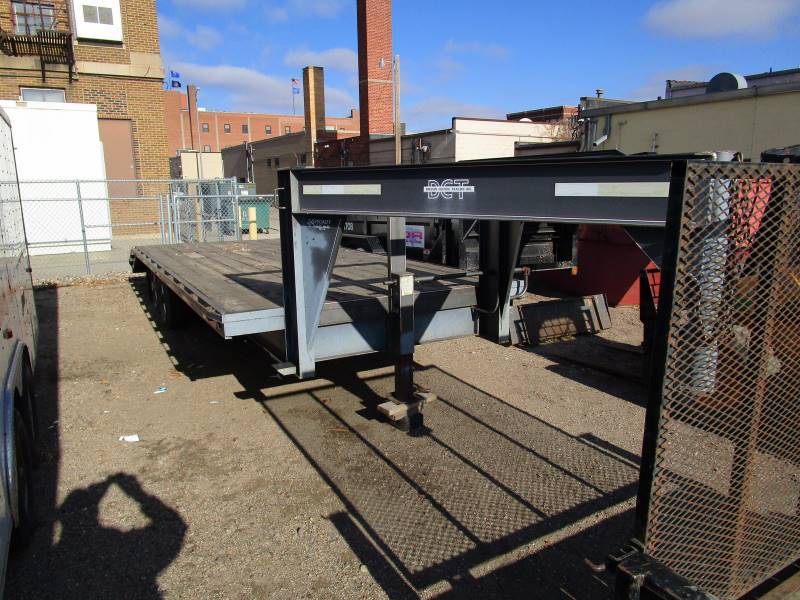 lot 8 image: 1994 DCT 8X24 Equipment Trailer