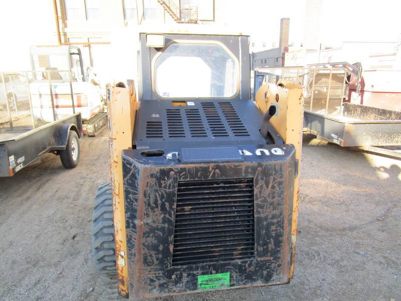 lot 4 image: Mustang 2042 Skidsteer