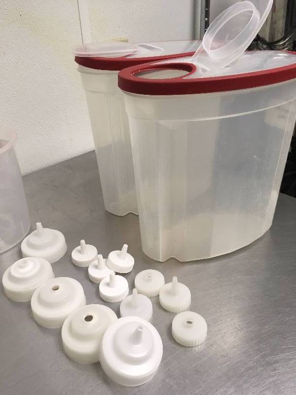 lot 74 image: KITCHEN ESSENTIALS, 30 PIECES