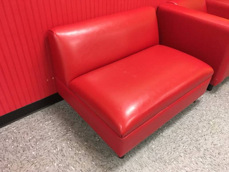 lot 16 image: RED SOFA