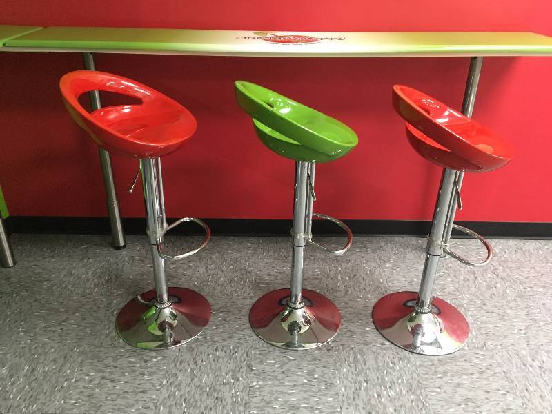 lot 34 image: STOOLS (3)