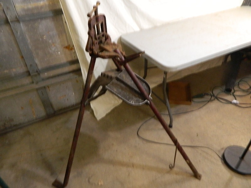 Pipe Vise on Stand