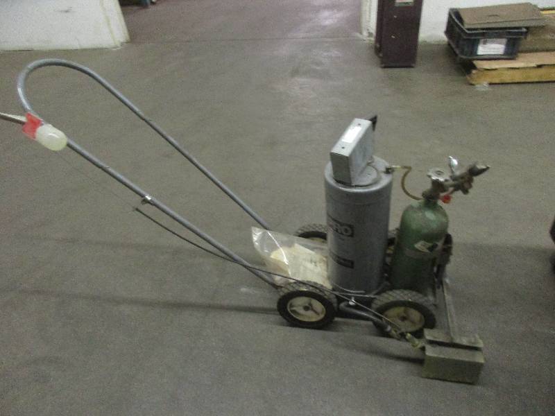 lot 15 image: Paint Sprayer