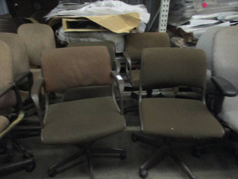 lot 22 image: 4 office chairs