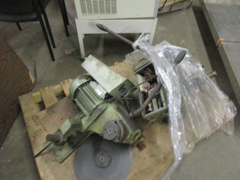 lot 30 image: 2 Electric gear box driven saws