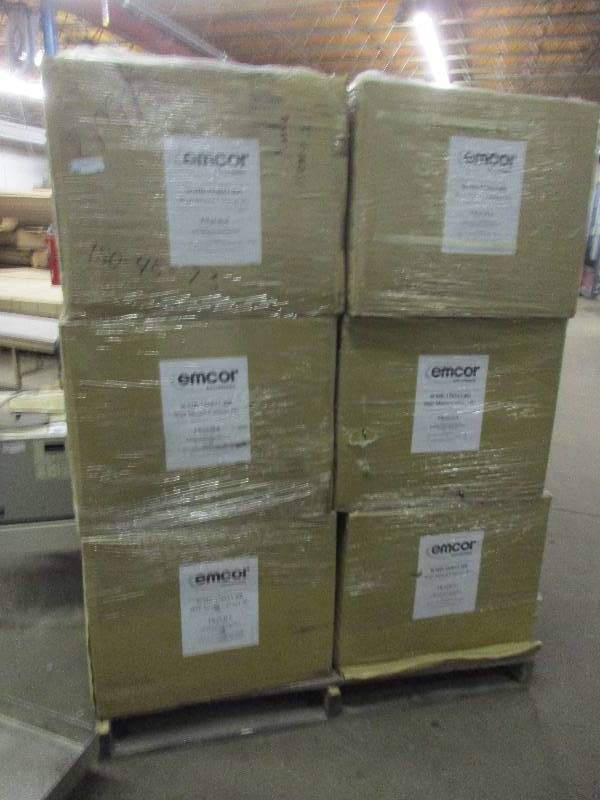 lot 32 image: 12 New Computer Cabinets