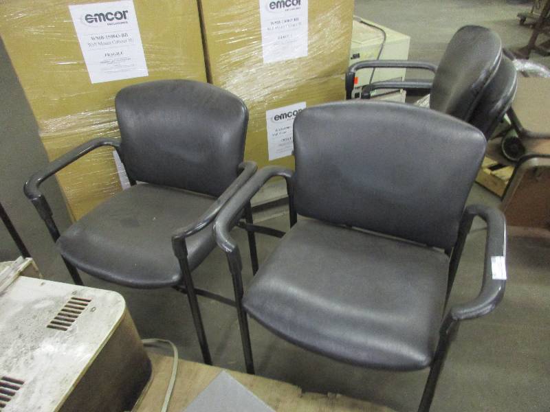 lot 35 image: Waiting room chairs