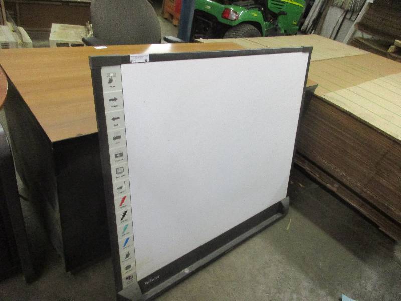 lot 38 image: Webster Smart Board