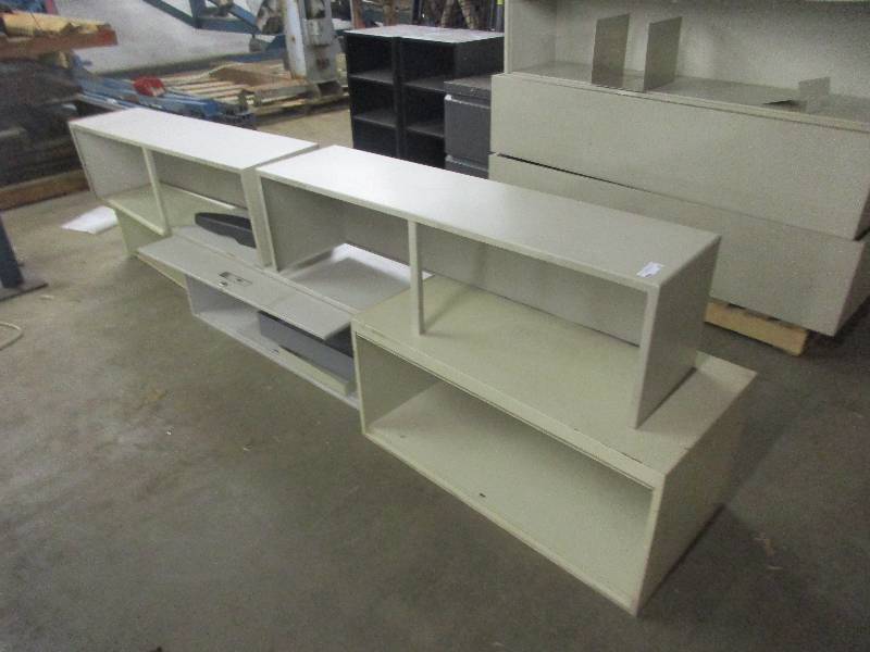 lot 43 image: Countertop cabinet and shelves