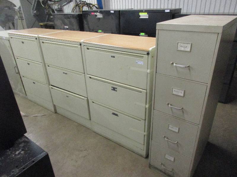 lot 53 image: 4 File cabinets