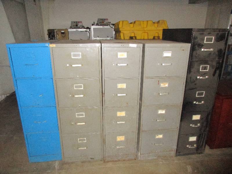 lot 61 image: 5 File Cabinets