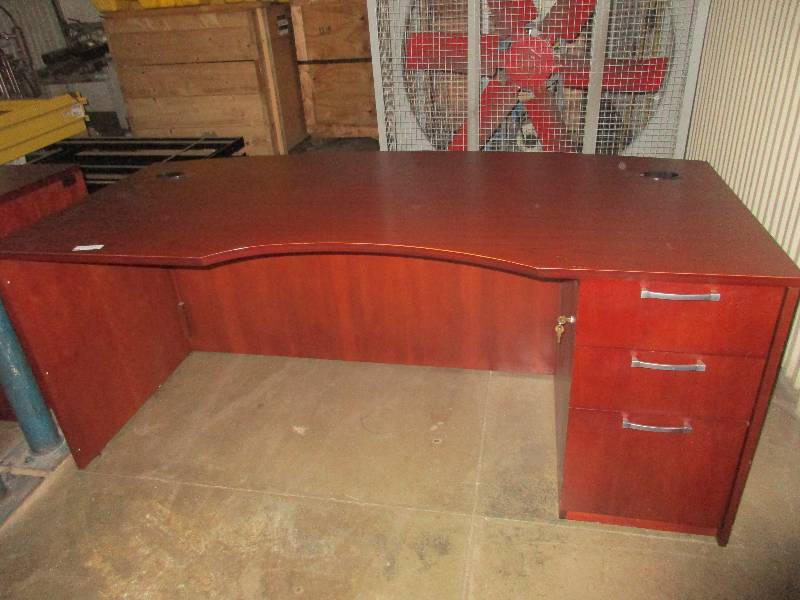 lot 62 image: Desk and File Cabinet