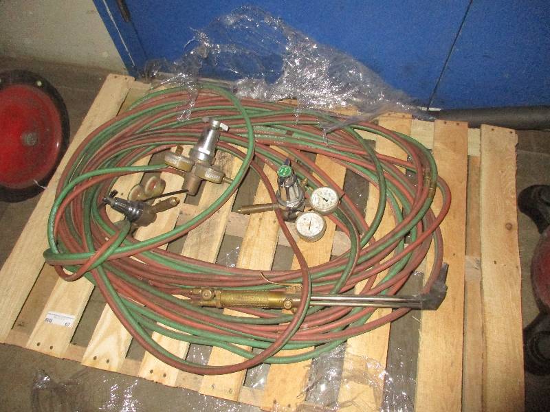 lot 67 image: Torch set