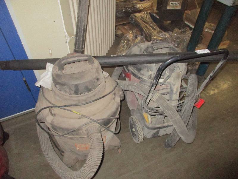 lot 69 image: 2 Shop vacs