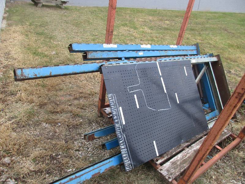 lot 74 image: Pallet Racking Uprights