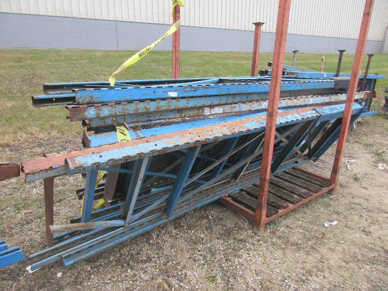 lot 77 image: Pallet Racking Uprights