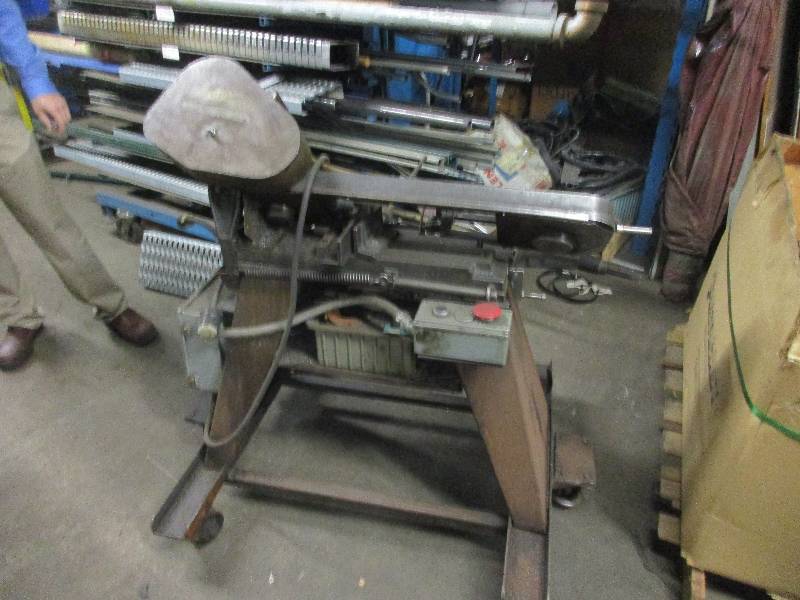 lot 9 image: Metal Cutting Band Saw