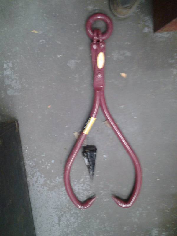lot 34 image: Log Tongs & Splitting Wedge