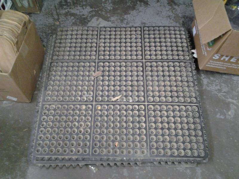 lot 40 image: 6-36x36 Rubber Mats