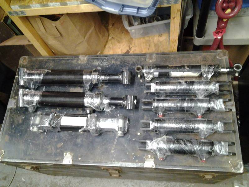 lot 45 image: Assorted Hydraulic Rams