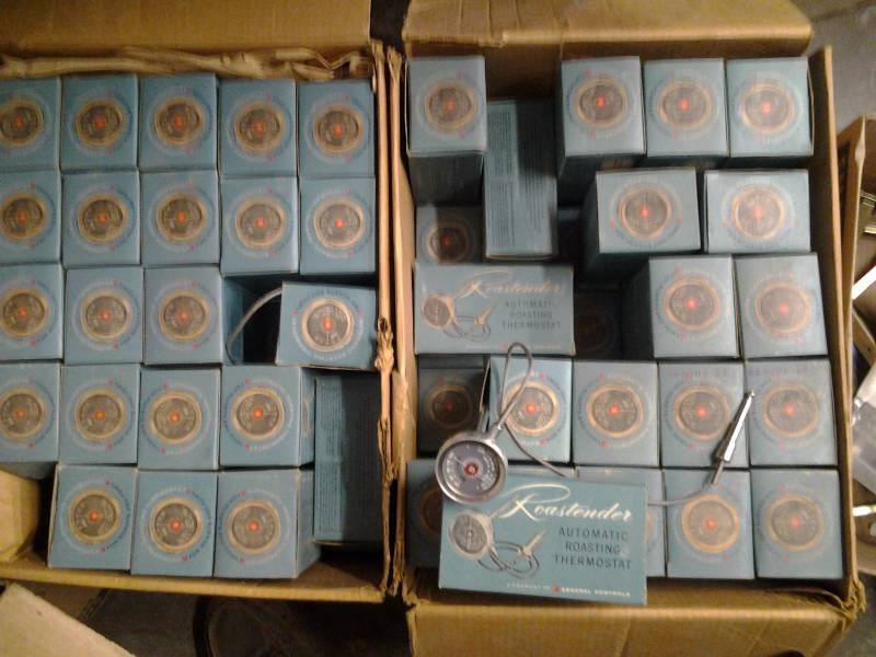 lot 49 image: 2-Boxes-Roastender Automatic Roasting Thermostats (Approx. 85)