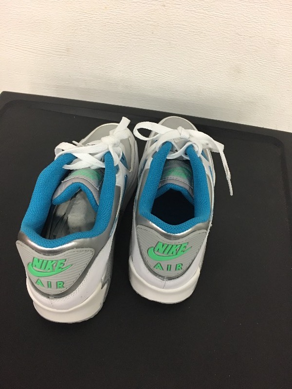 Nike size 6 youth