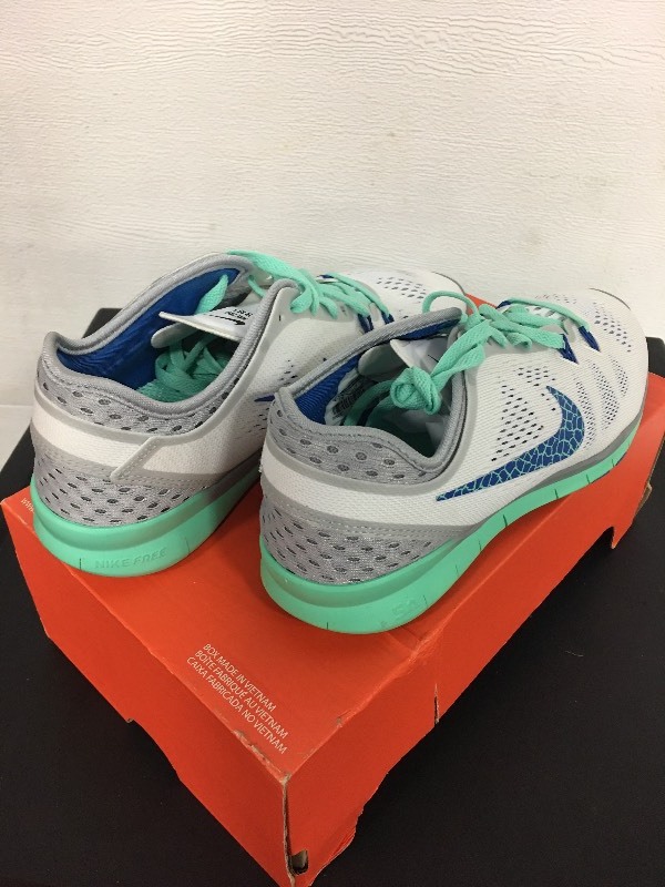 Nike Free 5.0 -  womens size 7