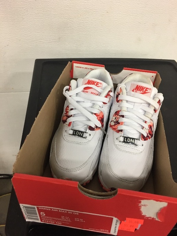 Nike Air Max - Womens Size 5