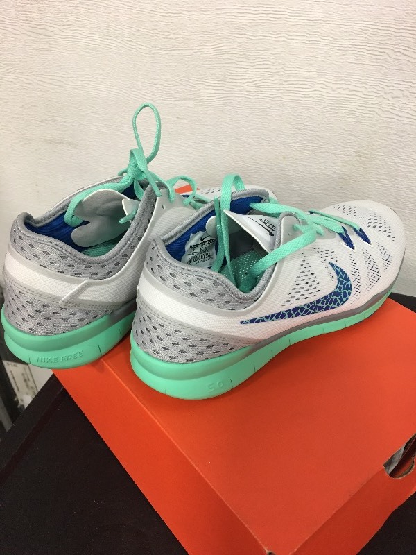 Nike Free 5.0 -  womens size 7.5