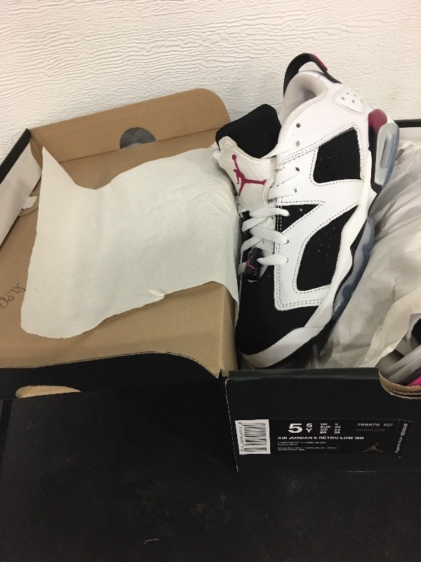 Air Jordan Retro Low - Size 5.5Y