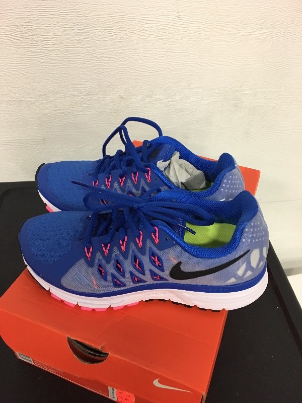 Nike Zoom Vomero - Womens size 6