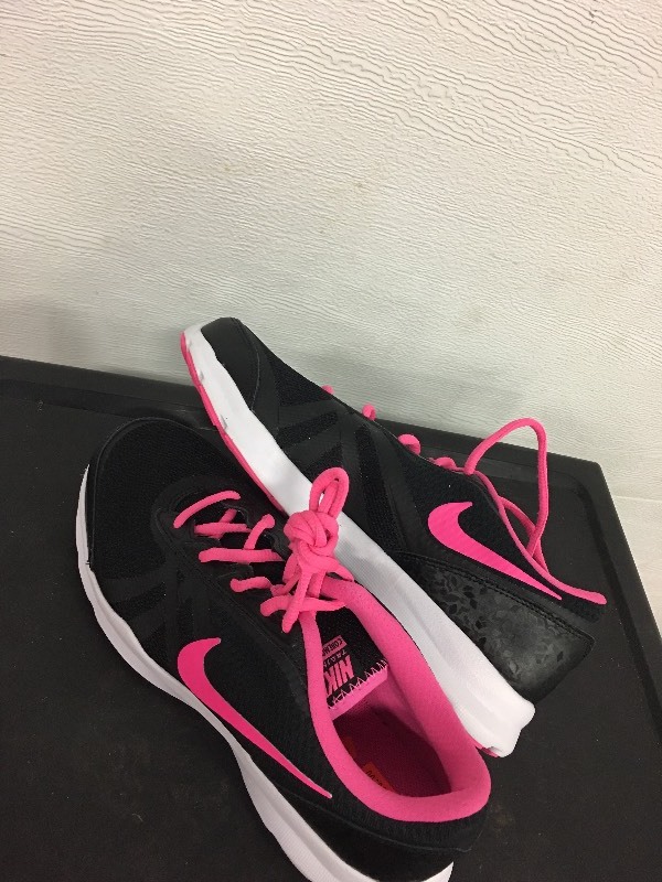 Nike Core Motion TR - Womens Size 9.5