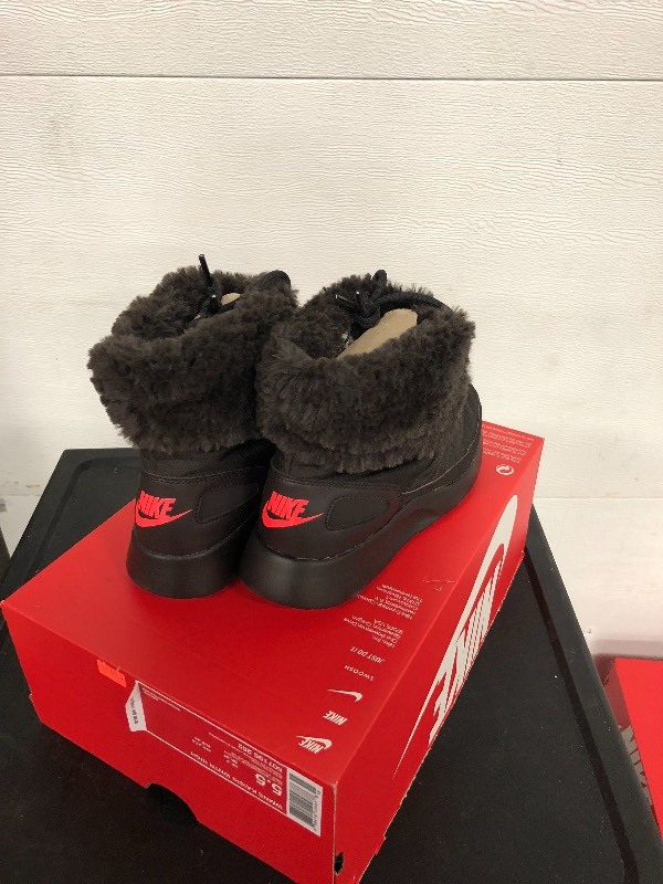 Nike Boots - Womens Size 5.5