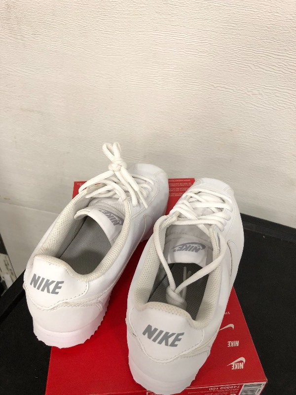 Nike Cortez - Size 6Y