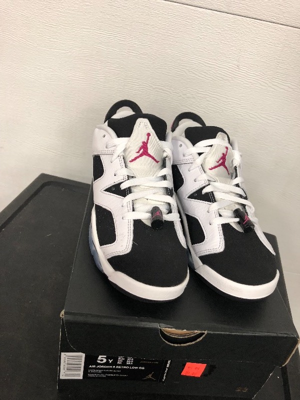 Air Jordan Retro- Size 5Y