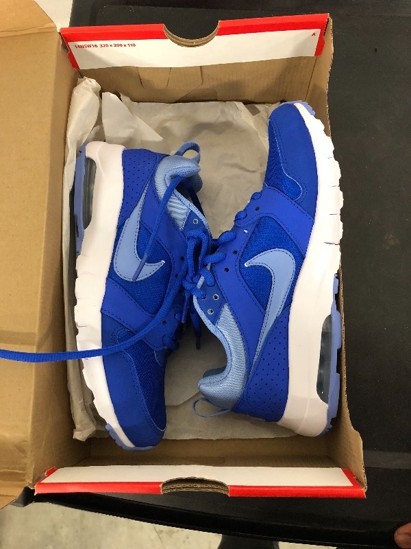 Nike Air Max Motion - Womens Size 8