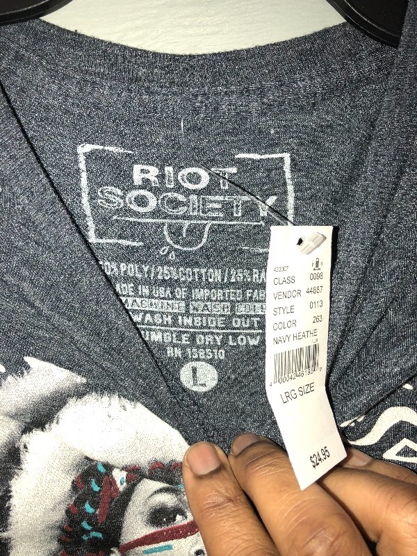 Mens T-Shirt - Size L