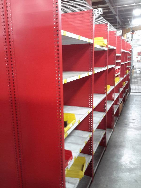 lot 5 image: Adjustable Modular Shelving as pictured.
