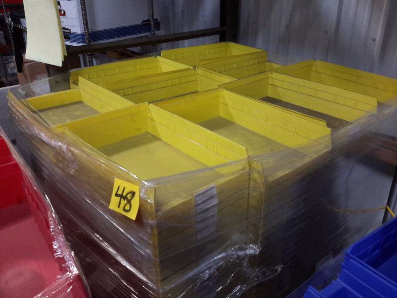 lot 48A image: 150 medium Red plastic boxes
