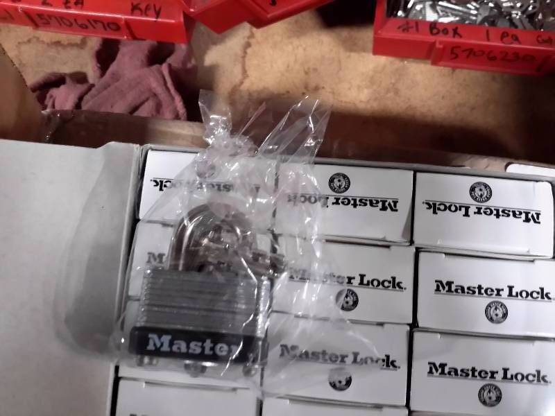 lot 95I image: 12 Master Key Locks.. NEW