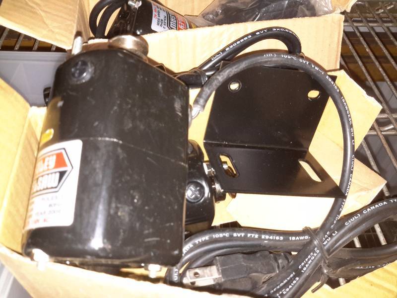lot 123 image: 20 Foley Belsaw Key Machine Motors&nbsp90 watt. 0.9 amp, 18horsepower.
