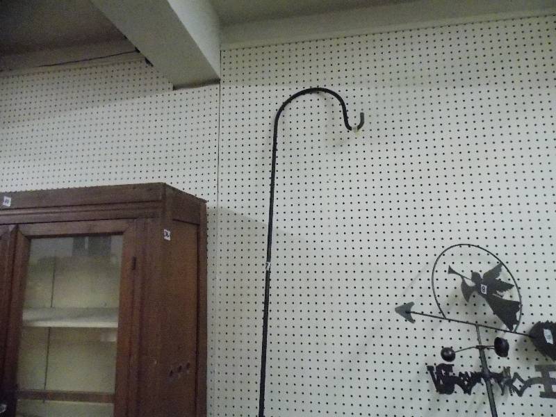 lot 7 image: Metal Garden Plant Hanger
