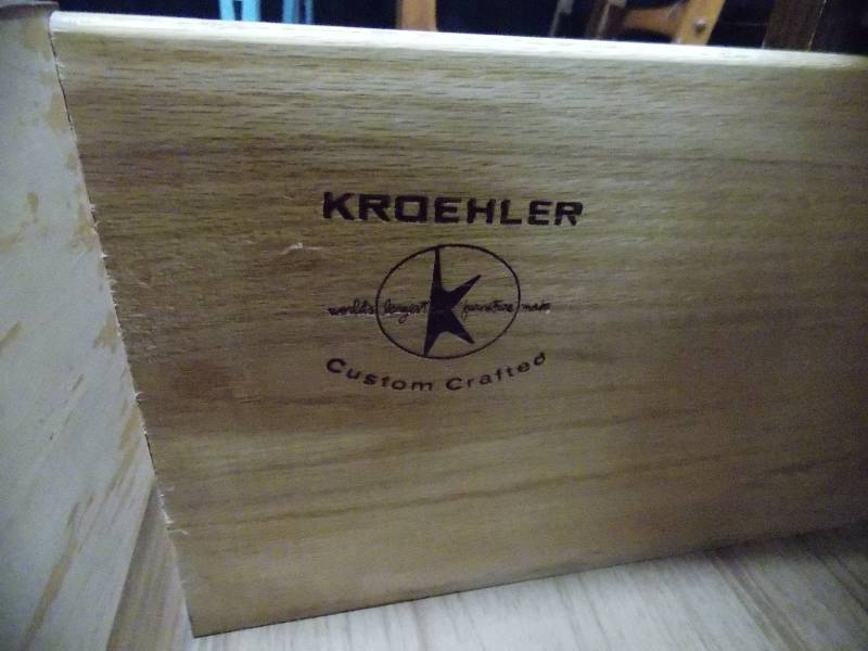 lot 31 image: 4 Drawer Kroehler Dresser