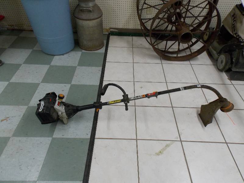 lot 66 image: Ryobi Gas Weed Wacker