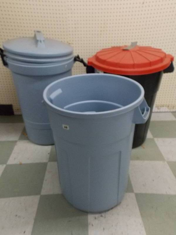 lot 68 image: Three Plastic Trash Can Two Covers