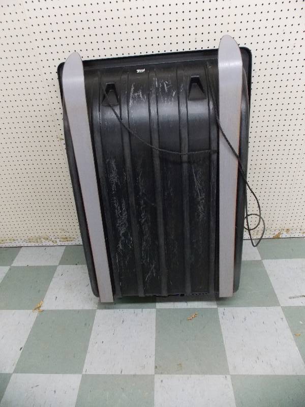 lot 70 image: 44 Plastic Snow Sled