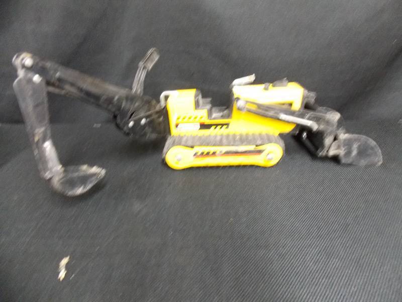 lot 80 image: Tonka Toy Digger