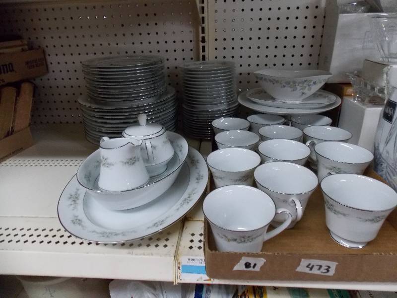 lot 81 image: Noritake Dish Set